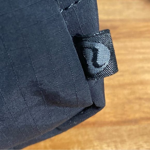 Lululemon Bundle of TWO Mini .7L Belt Bags | Sonic Pink & Black - Picture 8 of 15